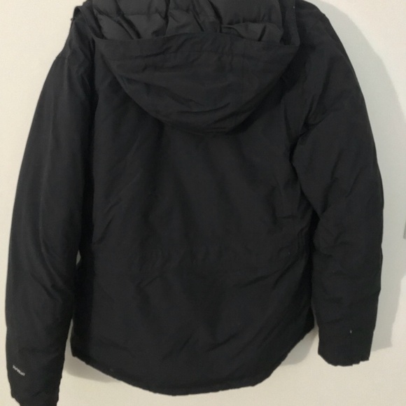 North face black coat with hoodie - Picture 4 of 4